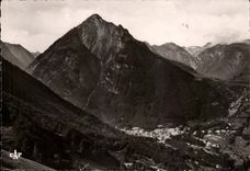 CPA Cauterets View taken of the Farm of the Hortense Queen towards the Valley of Vauterets