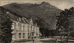 CPA Cauterets Le Casino et l'Esplanade de Oeufs