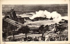 CPA Biarritz Vague Au Rocher De La Vierge