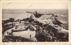 CPA Biarritz Esplanade De La Vierge Hommage au monument des morts de la grande guerre