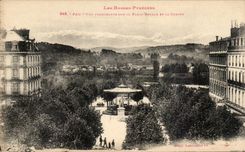 CPA the Low Pyrenees Pau Vue Sur La Places Royal and the chain