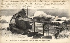 CPA Biarritz Le Rocher De La Vierge Un Jour De Gros Temps