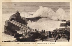 CPA Biarritz Effet De Vagues Au Rocher De La Vierge