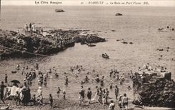 CPA La Cote Basque Biarritz Le Bain au Port Vieux