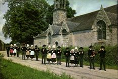 CPM Folklore en Bretagne Sonneurs et Danseurs 