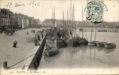 CPA Dieppe La Darse Bateaux