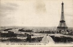 CPA Paris La Tour Eiffel Et Panorama sur la seine