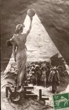 CPA Noel Femme Statue