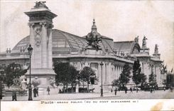 CPA Paris Grand Palais Seen of the bridge Alexandre III