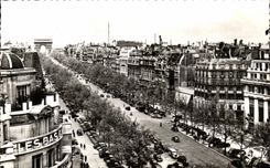 CPSM Paris And Its Wonders View of the avenue of the Elysees Fields