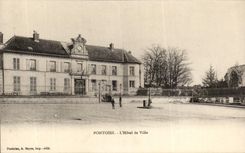 CPA Pontoise the Town hall