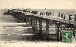 CPA Trouville La Thrown Walk Boat