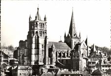 CPSM Cathedrate de Lausanne Vue generale du sud est