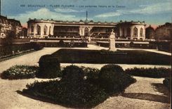 CPA Deauville Plage Fleurie Las Parterres Fleuris Et Le Casino