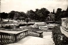 CPSM Nimes Jardin de la Fontaine vue d'ensemble