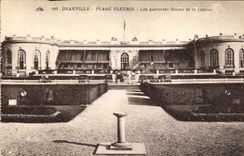 CPA Deauville Plage Fleurie Les parterres fleuris et les Casino
