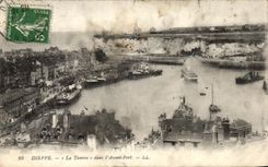 CPA Dieppe La Tamise Dans l'Avant Port