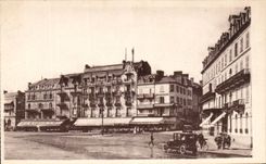 CPA Trouville La Queen Of the Palates the hotels Bellevue Helder And the Beach