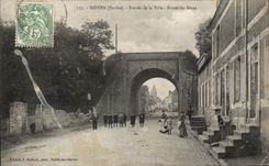 CPA Noyen Entrance of the Road City of Mans