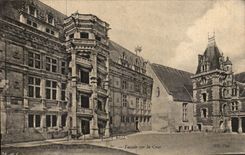 CPA Chateau de Blois Aile de Francois 1er Facade sur la Cour