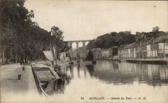 CPA Morlaix Entrance of the bridge