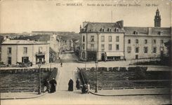 CPA Morlaix Left the Station and the Bozellee Hotel