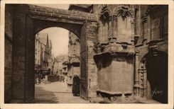 CPA Morlaix La Street Low Sight of the Church Saint Mathieu