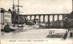 CPA Morlaix the Port and the Viaduct Overall picture Boat