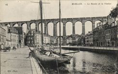 CPA Morlaix the Basin and the Viaduct Boat Train