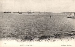 CPA Brest La Rade Bateaux
