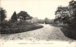 CPA Compiegne L'Entree du Parc 