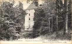 CPA Foret De Compiegne Monastere de St Pierre en Chastres