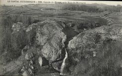 CPA Beaux Sites du Cantal cascade du Gour pres Riom es Montagnes