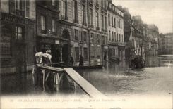 CPA Floods Of Paris Quay of the Small towers