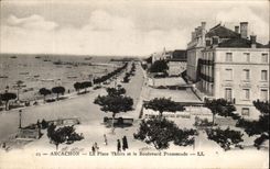 CPA Arcachon La Place Thiers et le Boulevard Promenade
