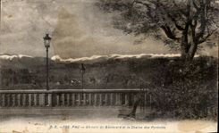 CPA Pau a Corner of Beulevard and the Chain of the Pyrenees