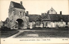 CPA Saint Jean con la puerta de madera de la mujer mayor