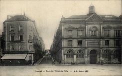 Calle de CPA Laval del ayuntamiento