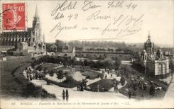 CPA Rouen Together of Good help and the Monument of Jeanne d' Arc
