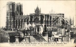 CPA Cathedral Of Rheims set fire to by the Germans the longitudinal frontage Militaria