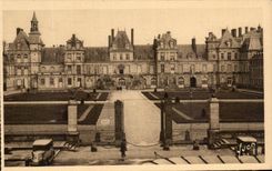 CPA Fontainebleau Le Palais Cour des Adieux