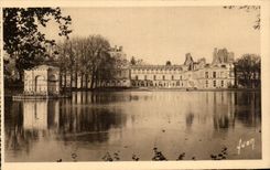 CPA Fontainebleau le Palais L'Etang aux Carpes Le pavillon de l'Empereur