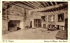 CPA Fougeres Le Chateau Interieur du chateau Tour Raoul
