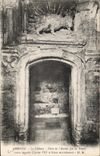 CPA Amboise Le chateau Porte De l'ancien Jeu De Paume contre Laquelle Charles