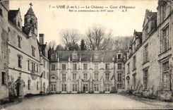 CPA Usse Le Chateau Cour d'Honneur Bati