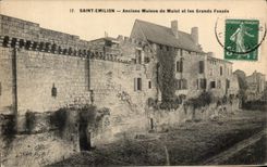 CPA Saint Emilion Anciene Maison de Malet et les Grands Fosses