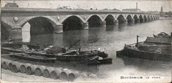 CPA Bordeaux Le Pont Bateaux Peniches