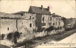 CPA St Emilion Les Grandes Fosses Les Remparts