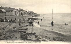 CPA Luc sur Mer la Digue cote Est