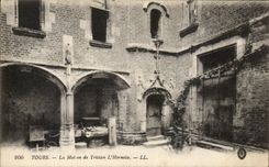 CPA Tours the House of Tristan the Hermit